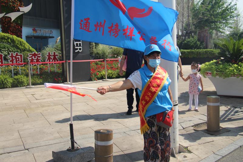 <strong>国产大鸡巴干嫩逼</strong>